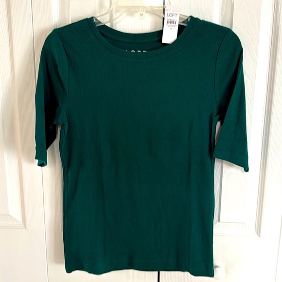 LOFT Tops - NWT LOFT Women's Pine Green Ribbed Crew Neck Longer Sleeved Tee - Size M
